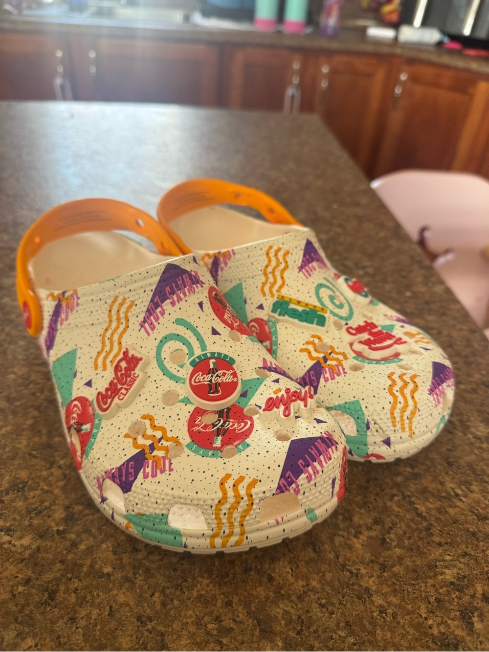 Coca Cola White Clogs Retro Print RARE size W8 M6 - Picture 1 of 2